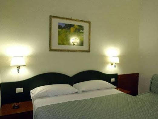 La Girandola Bed & Breakfast Rome Exterior photo